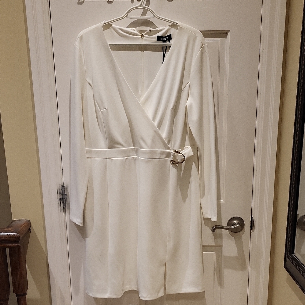 DKNY White Dress with Long Sleeves and V-Neck for Bride